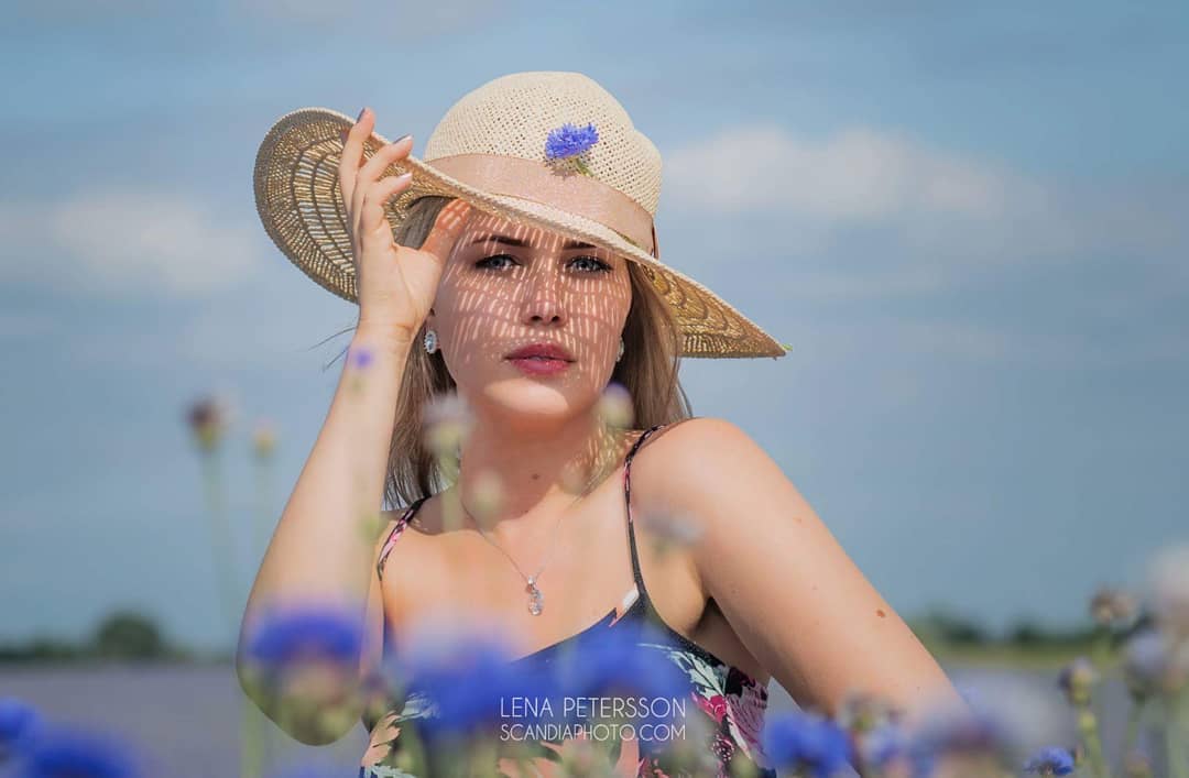 A summer portrait in the blue. Model: Linda Norrman @summergirl1984 #model #cornflowerfield #cornflower #blue #girl #sweden #europe #portraitoftheday #portrait #porträtt #porträttfotograf #porträttfotografmalmö #scandiaphoto #ig_portrait